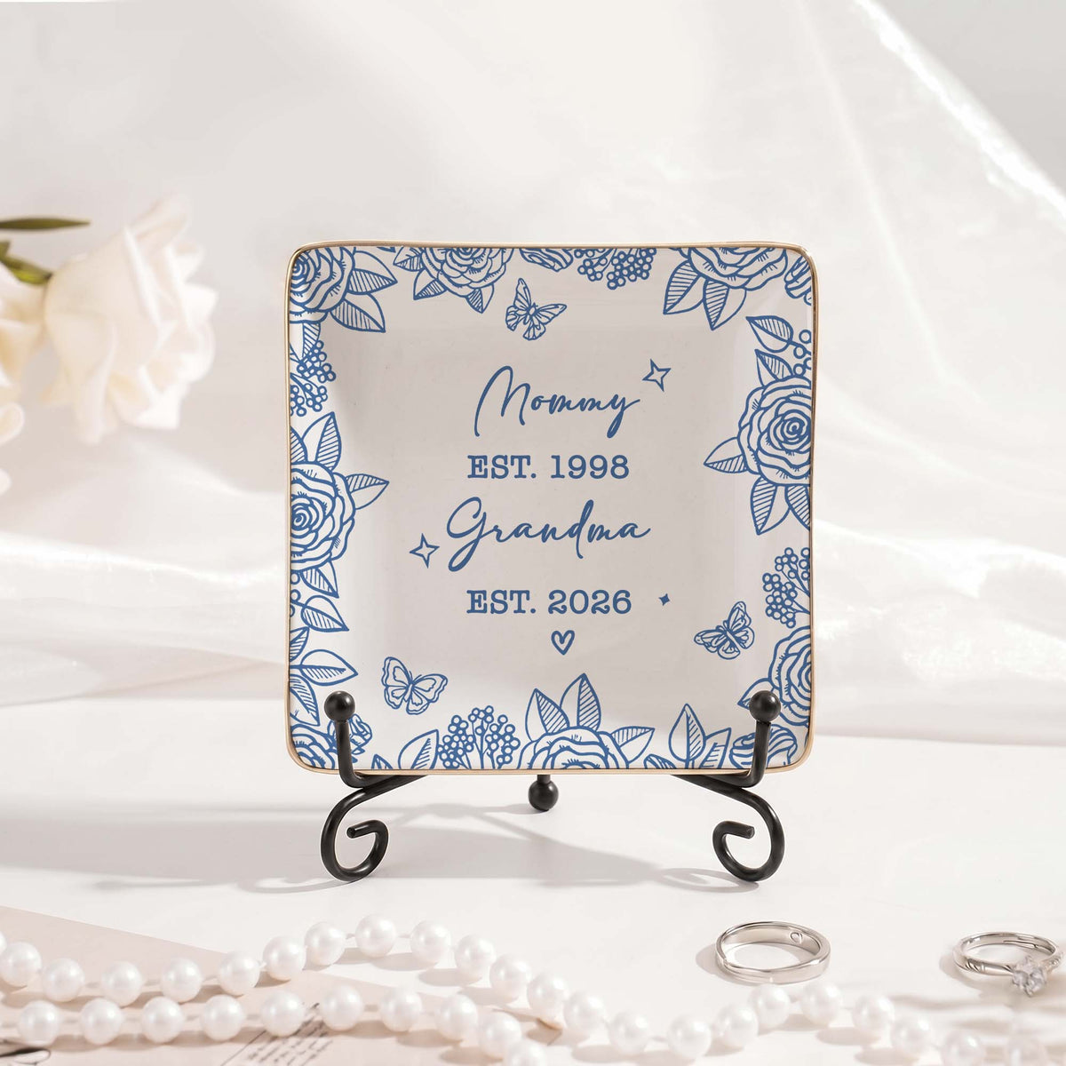 Personalized Grandma Ring Dish – A Timeless Celebration of Family