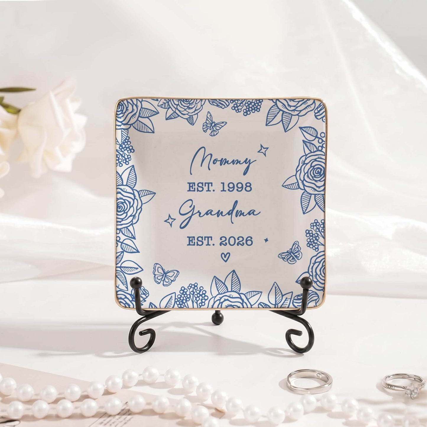 Personalized Grandma Ring Dish – A Timeless Celebration of Family