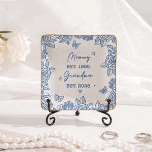 Personalized Grandma Ring Dish – A Timeless Celebration of Family