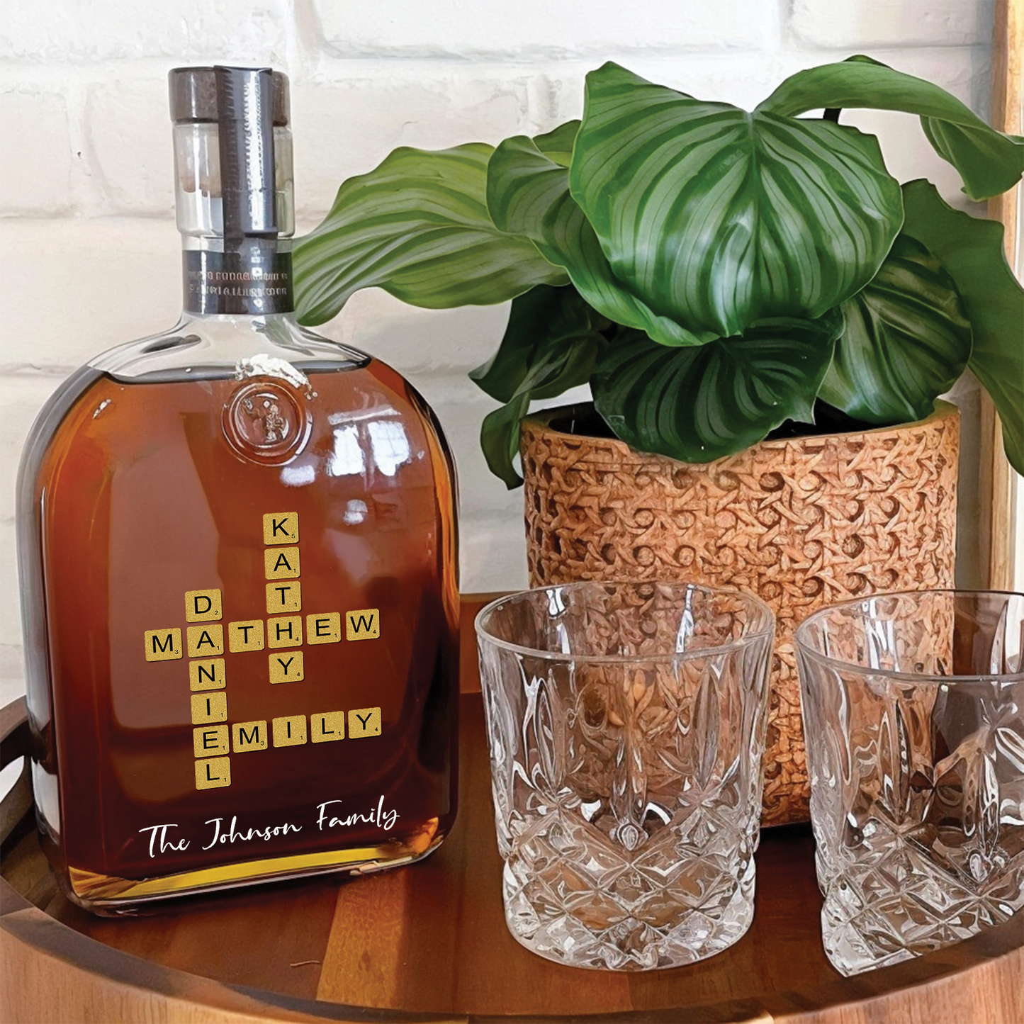 Personalized Whiskey Bottle with Family Names – Crossword Design Gift