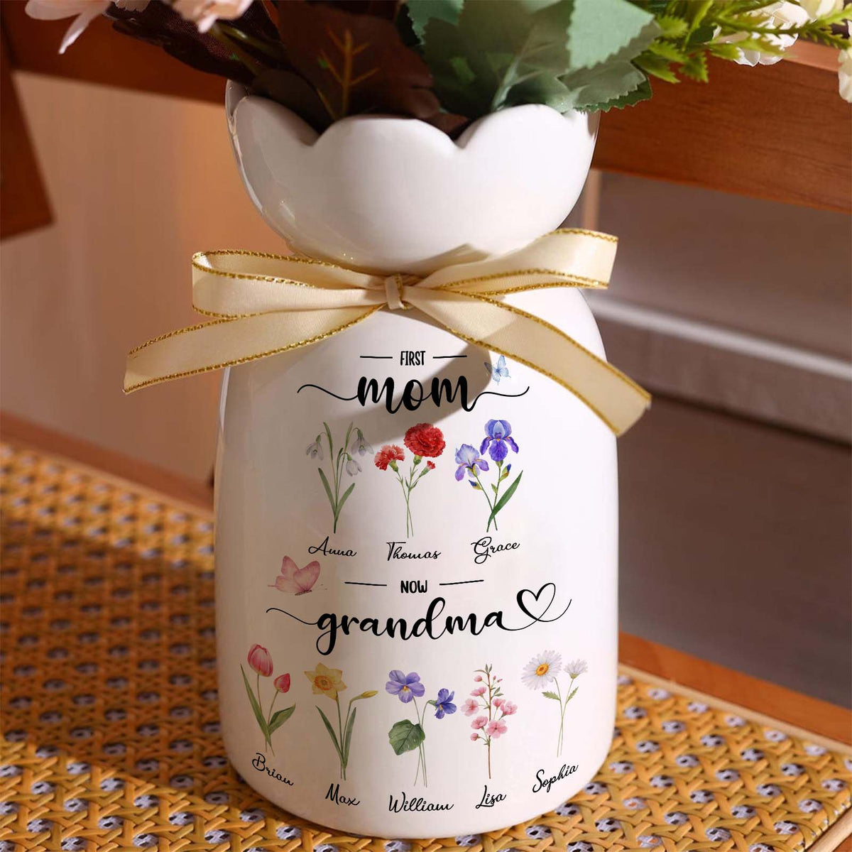 Custom Birth Flower Vase – Personalized Gift for Mom & Grandma