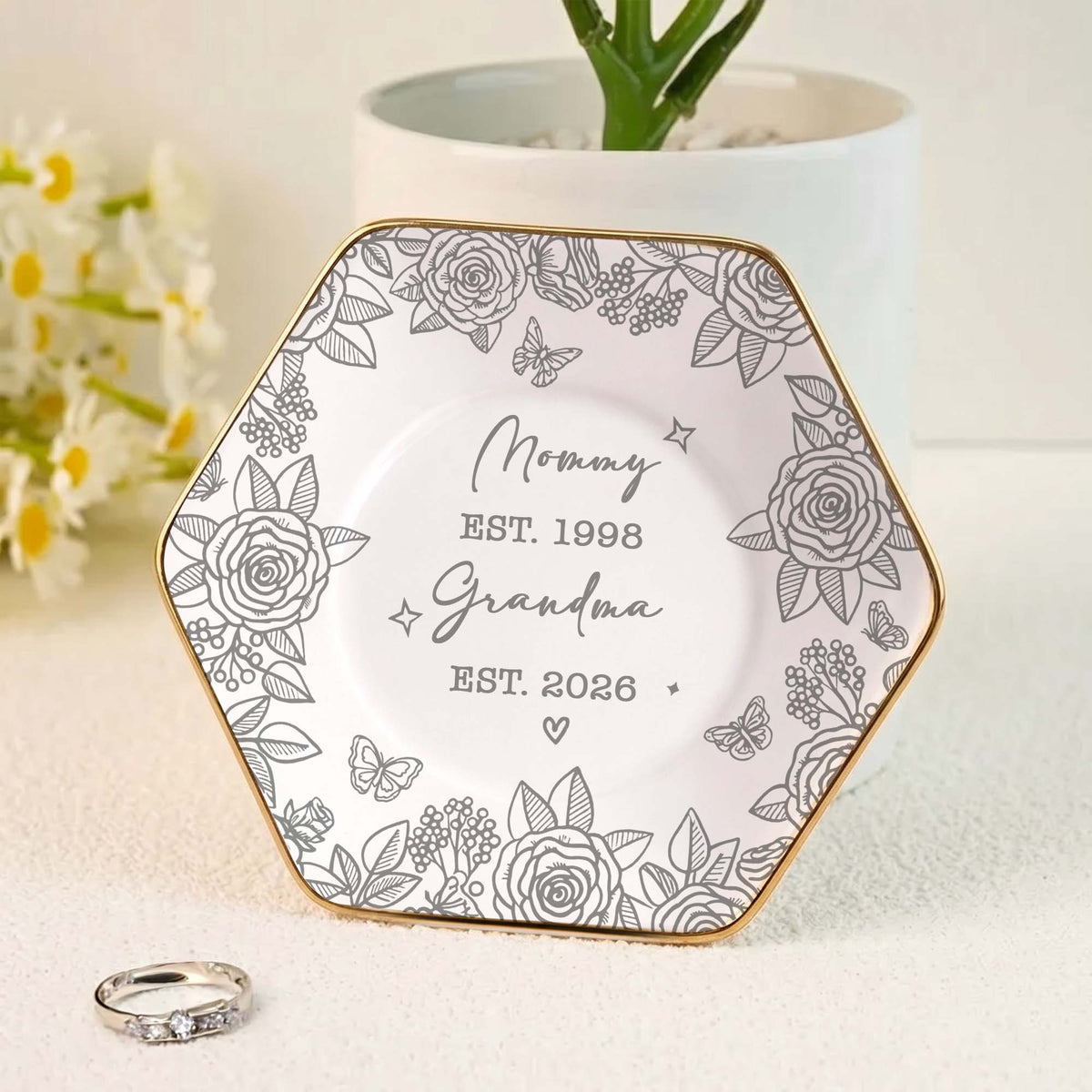 Personalized Grandma Ring Dish – A Timeless Celebration of Family