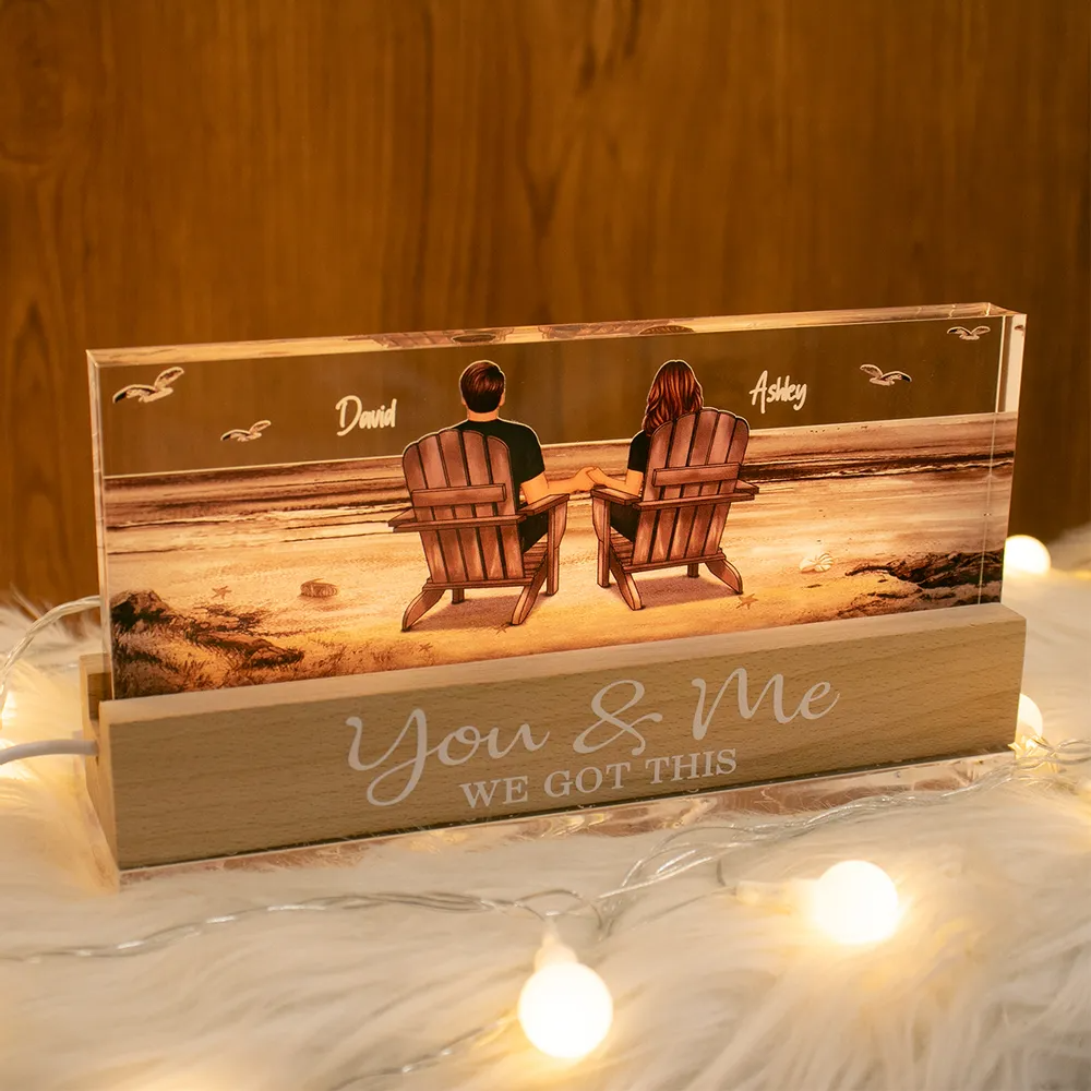 365Gifty personalized couple LED night light with couple sitting on beach and wooden base with You and Me text
